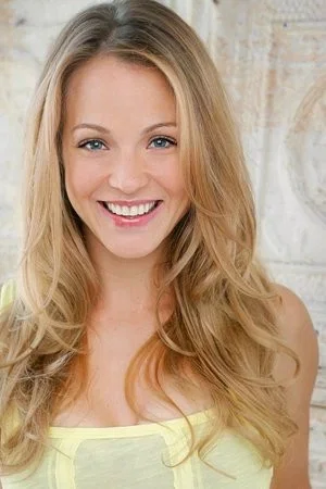  Amanda Clayton photo