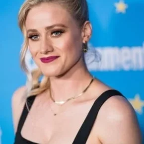 Photo star : Olivia Taylor Dudley