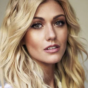 Photo star : Katherine McNamara
