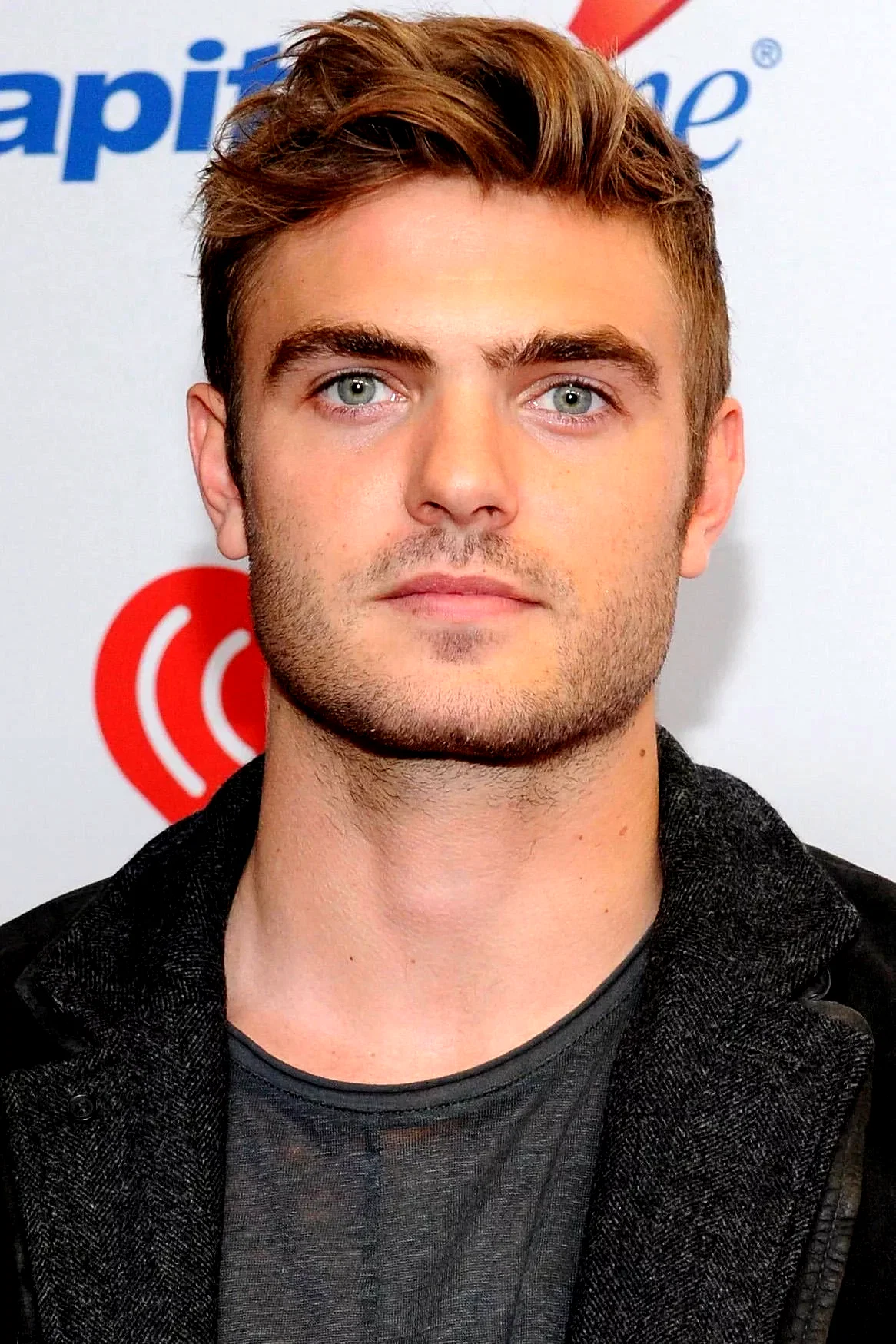 Alex Roe
