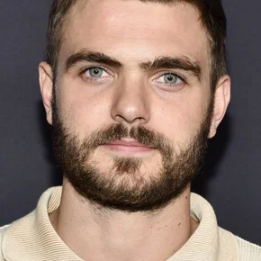 Photo star : Alex Roe
