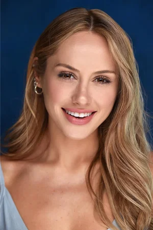 Angela Halili photo