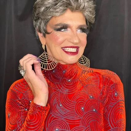  Kika Medina