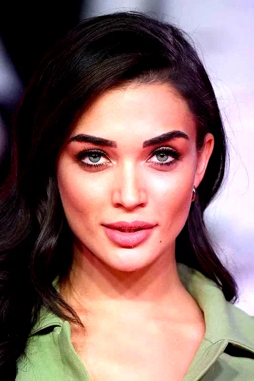  Amy Jackson