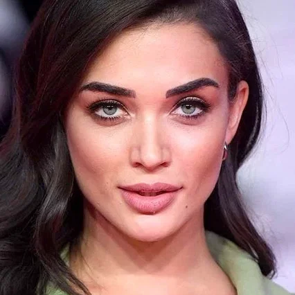  Amy Jackson