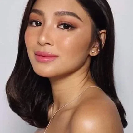  Nadine Lustre