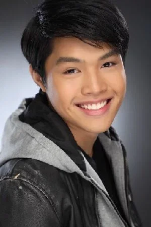  Elijah Canlas photo