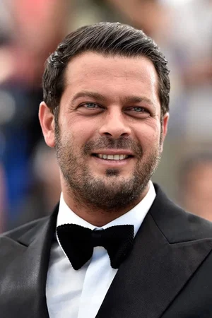  Pezhman Bazeghi photo
