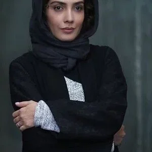  Leila Zare