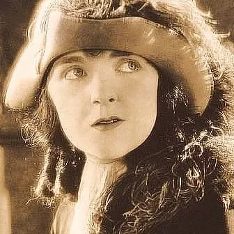  Jean Paige