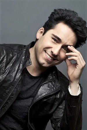 Photo de  John Lloyd Young