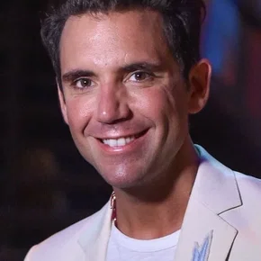 Photo star :  MIKA