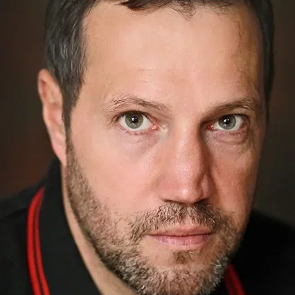  Julian Rivett