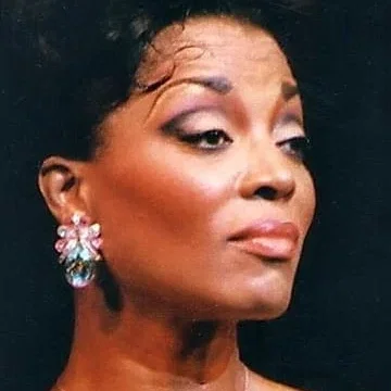  Wilhelmenia Fernandez