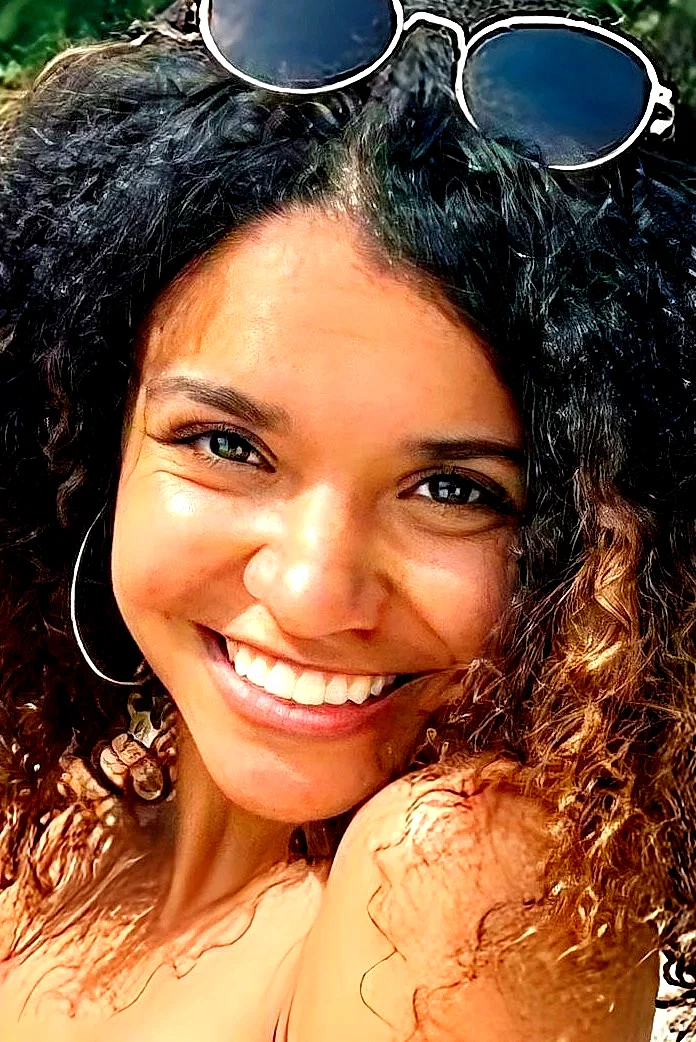  Mariana Tolbert