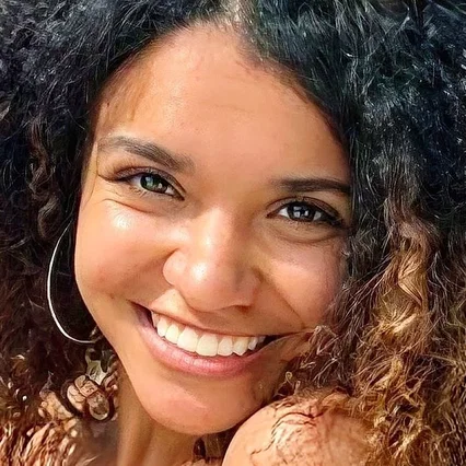  Mariana Tolbert