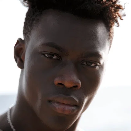  Emmanuel Elozieuwa