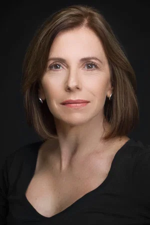  Claudia Lobo photo