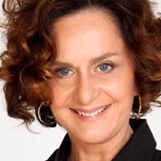  Regina Braga