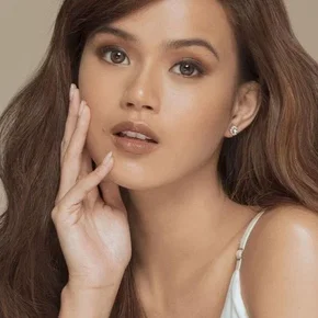 Photo star :  Maris Racal