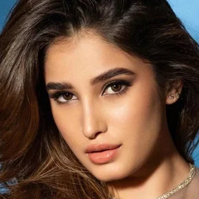 Photo star :  Rasha Thadani
