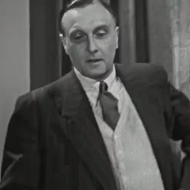  Charles Roy