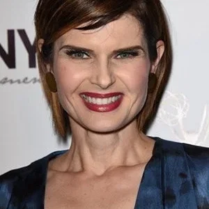  Carrie Genzel