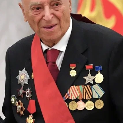  Владимир Этуш