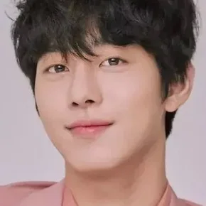 Photo star :  Ahn Hyo-seop