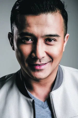  Aaron Aziz photo