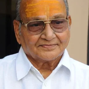 Photo star :  Kasinathuni Viswanath