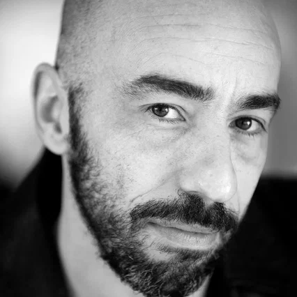  Romuald Szklartchik