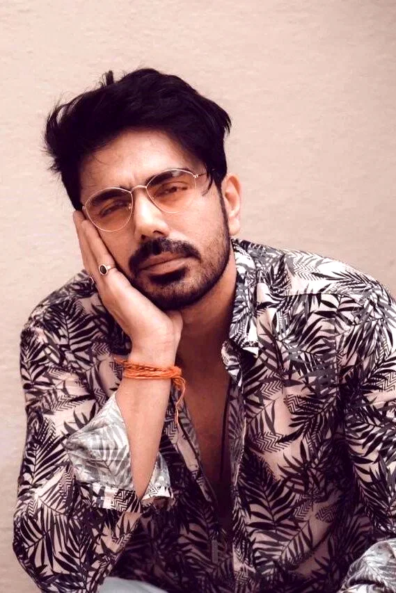  Vikram Sharma
