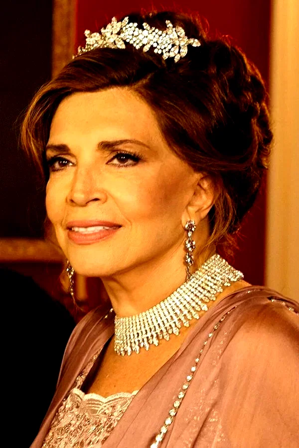  Mimi Denisi