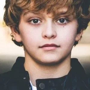  Gavin Lewis
