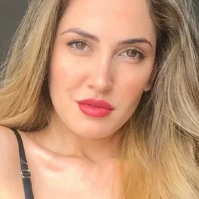 Photo star : Mercedes Lambre
