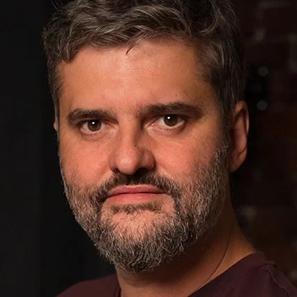  Rolando Matsangos
