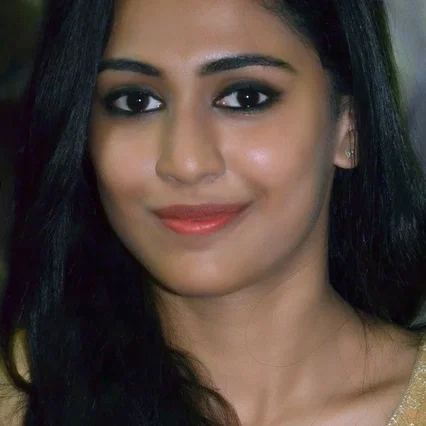  Aparna Vinod