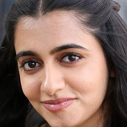  Maanasa Chaudhary