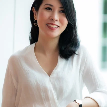 Nicole Midori Woodford