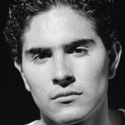  Gilbert Luna