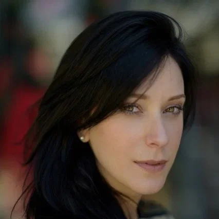  Caroline Abras