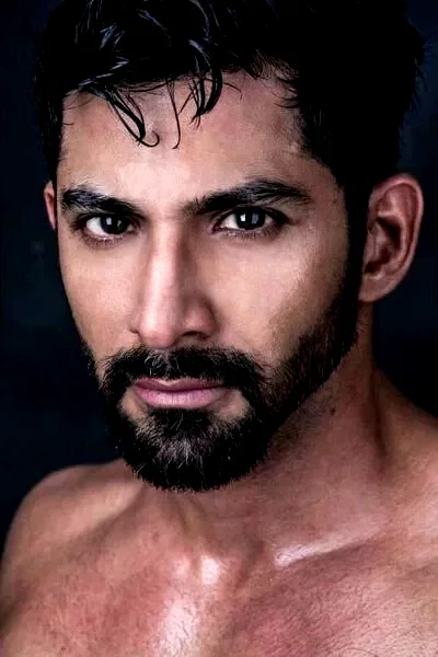  Vivan Bhatena