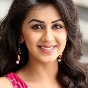 Photo star :  Nikki Galrani