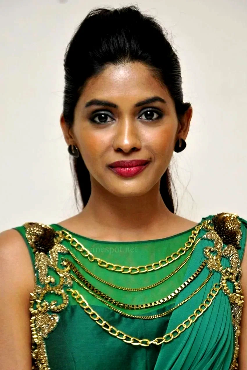  Anjali Patil