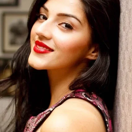  Mehreen Pirzada