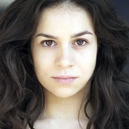  Hermine Dos Santos