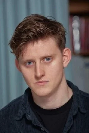  Lorn Macdonald photo