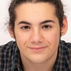  Mario Luciani
