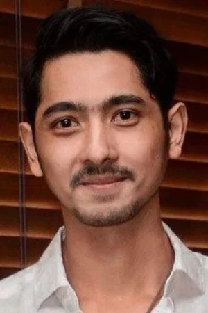  Arya Saloka